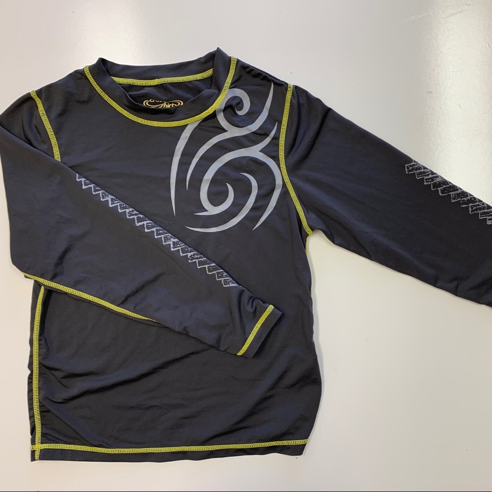 Crazy Shirts boys size S rashguard